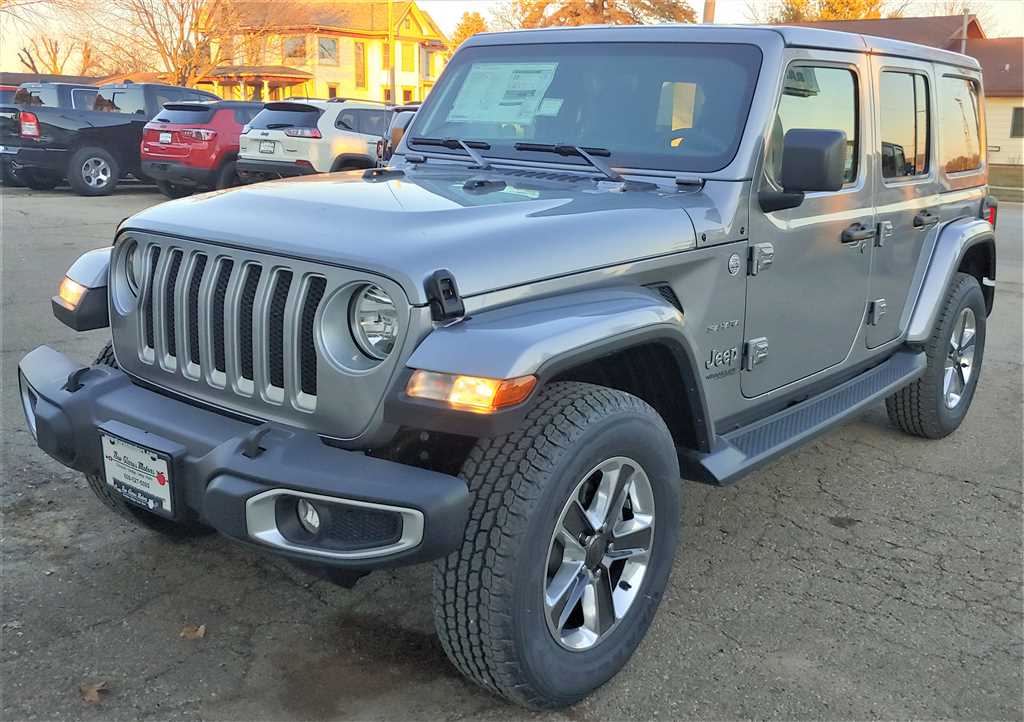 New 2018 Jeep Wrangler 4-Door UNLIMITED SAHARA SUV near Milwaukee ...